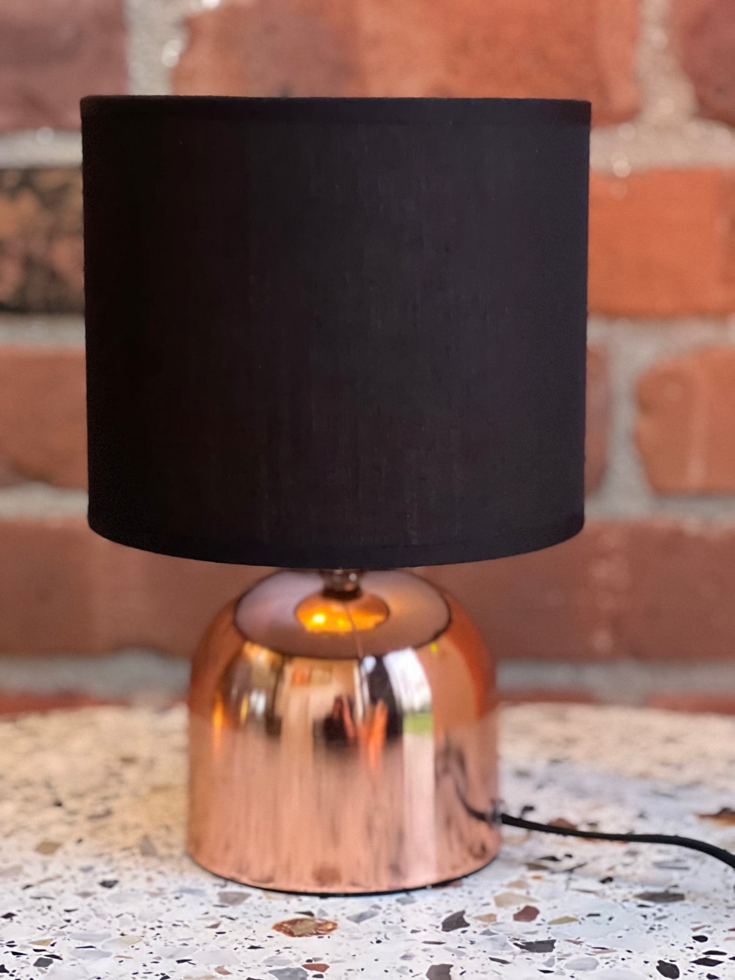 USB copper and black table lamp