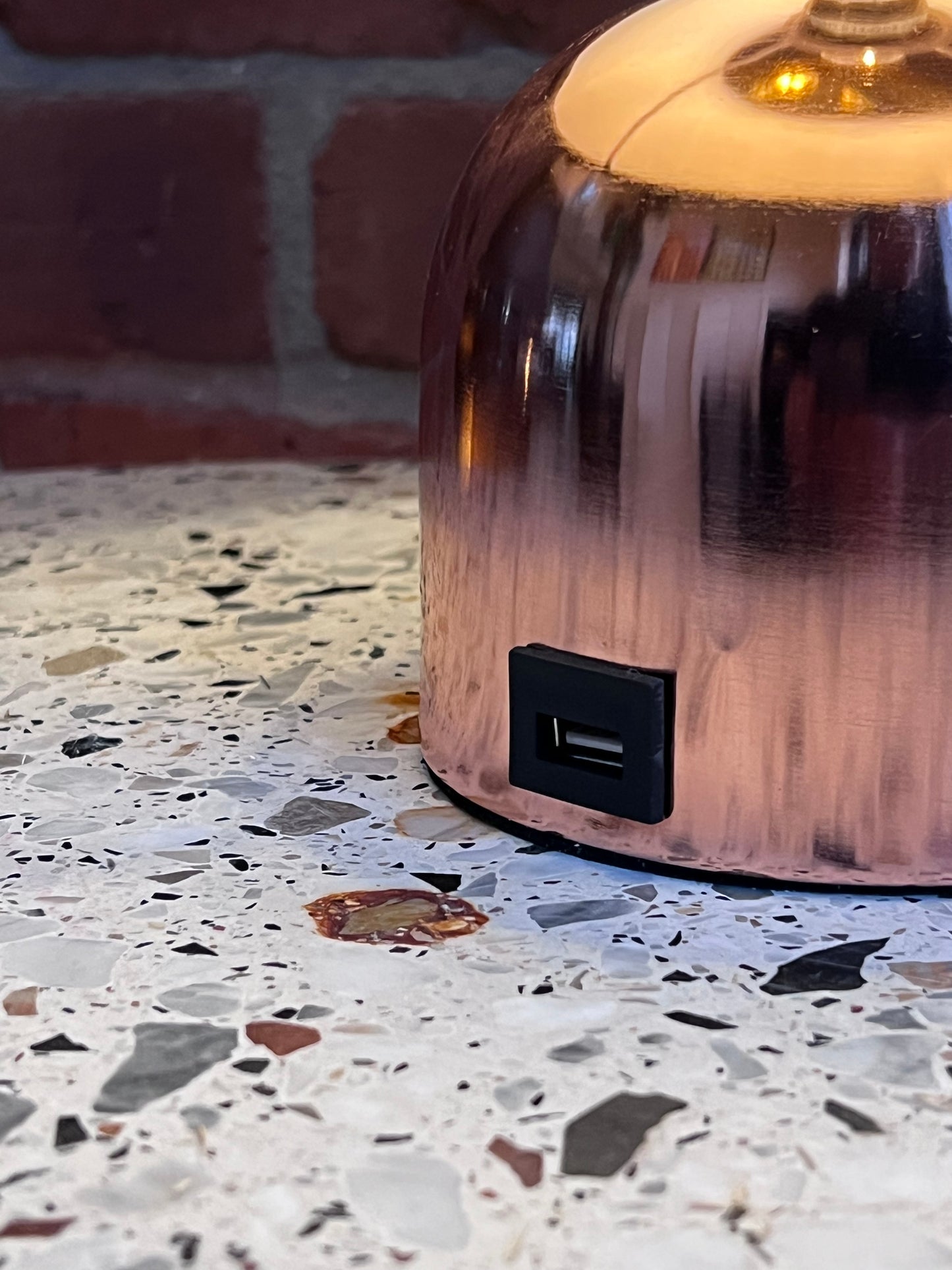 USB copper and black table lamp