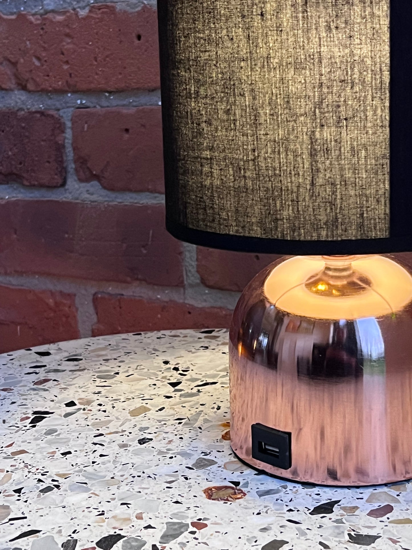USB copper and black table lamp
